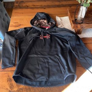 Large camo pink black worn once underarmour hoodie
